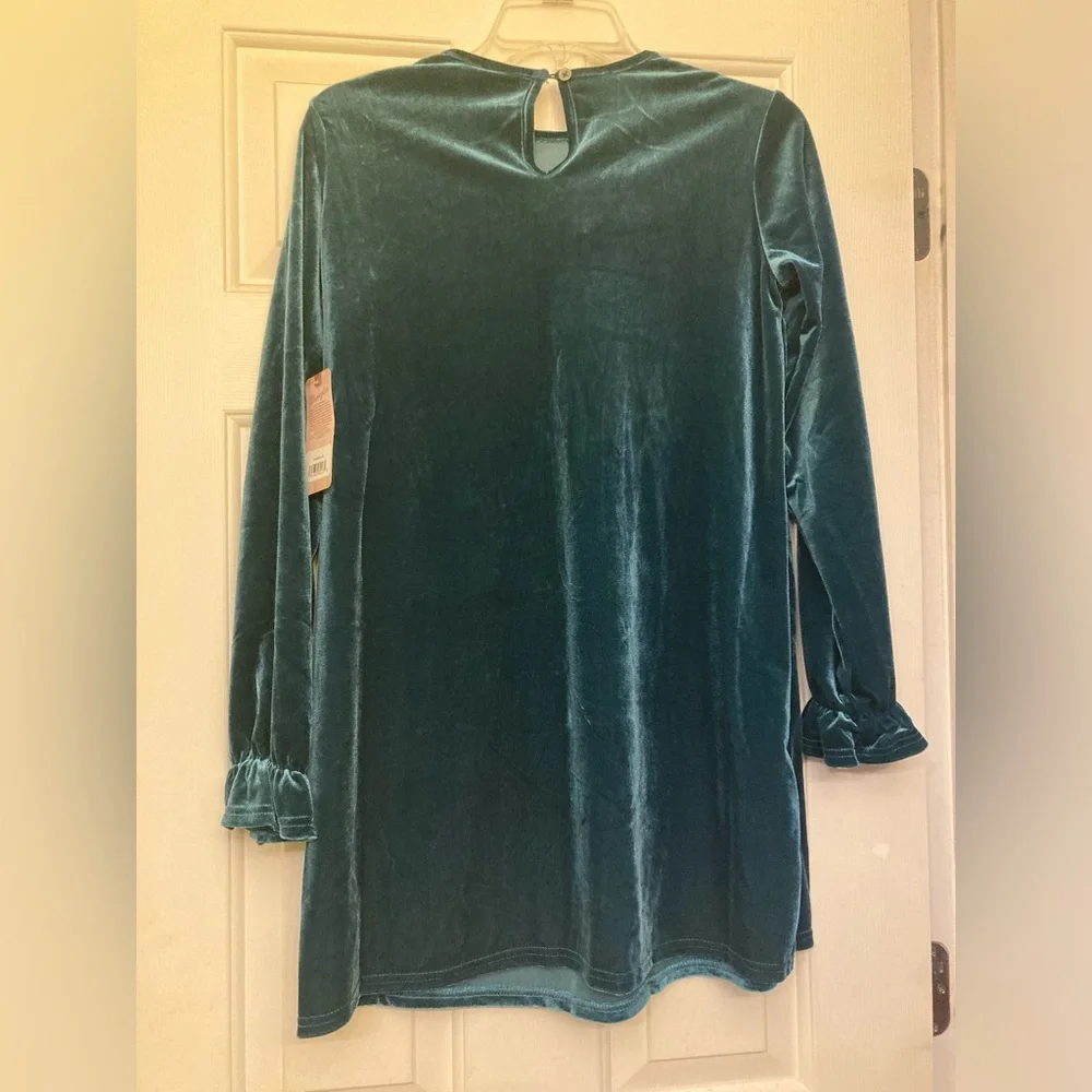 Wrangler brand, kids size XL, new with tags, green, velvety feeling dress